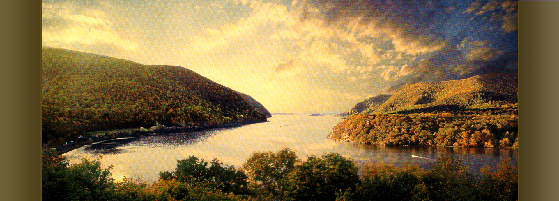 The view north from Trophy Point at West Point